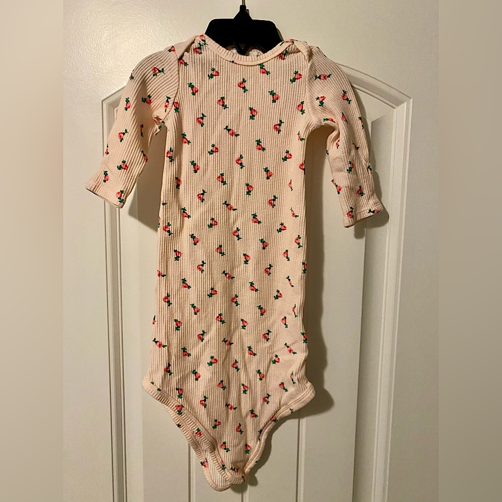 *Gone on 2/1!* Angel Dear waffle rose newborn/infant gown, size 0-3 Like New